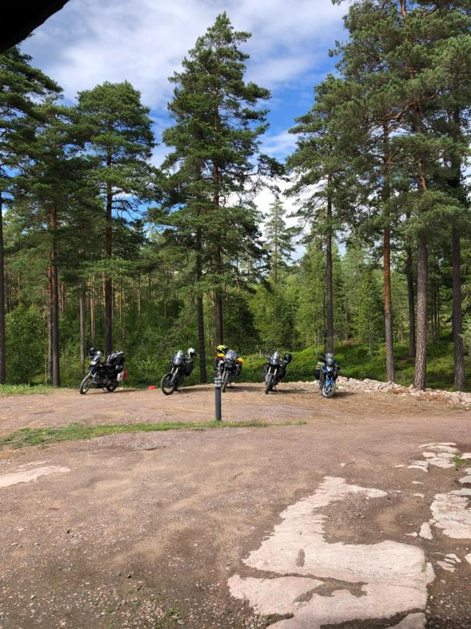 Timber Cottages With Jacuzzi And Sauna Near Lake Vaenern Karlstad Exterior foto