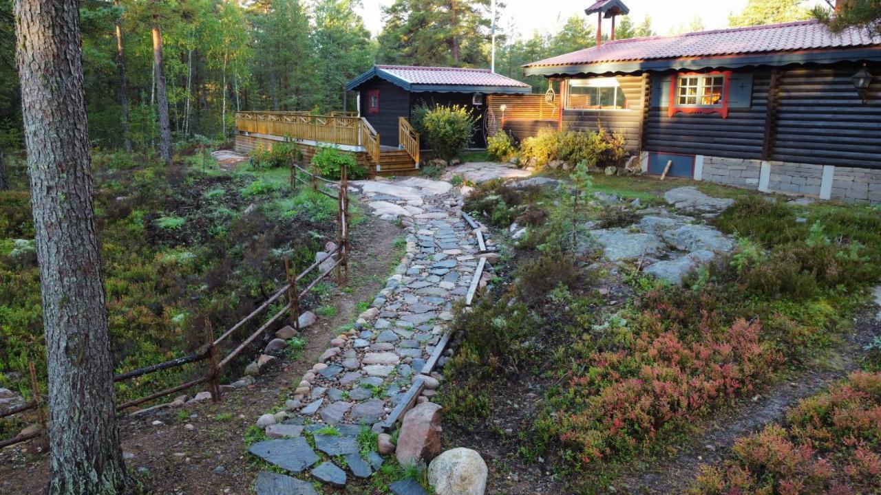 Timber Cottages With Jacuzzi And Sauna Near Lake Vaenern Karlstad Exterior foto