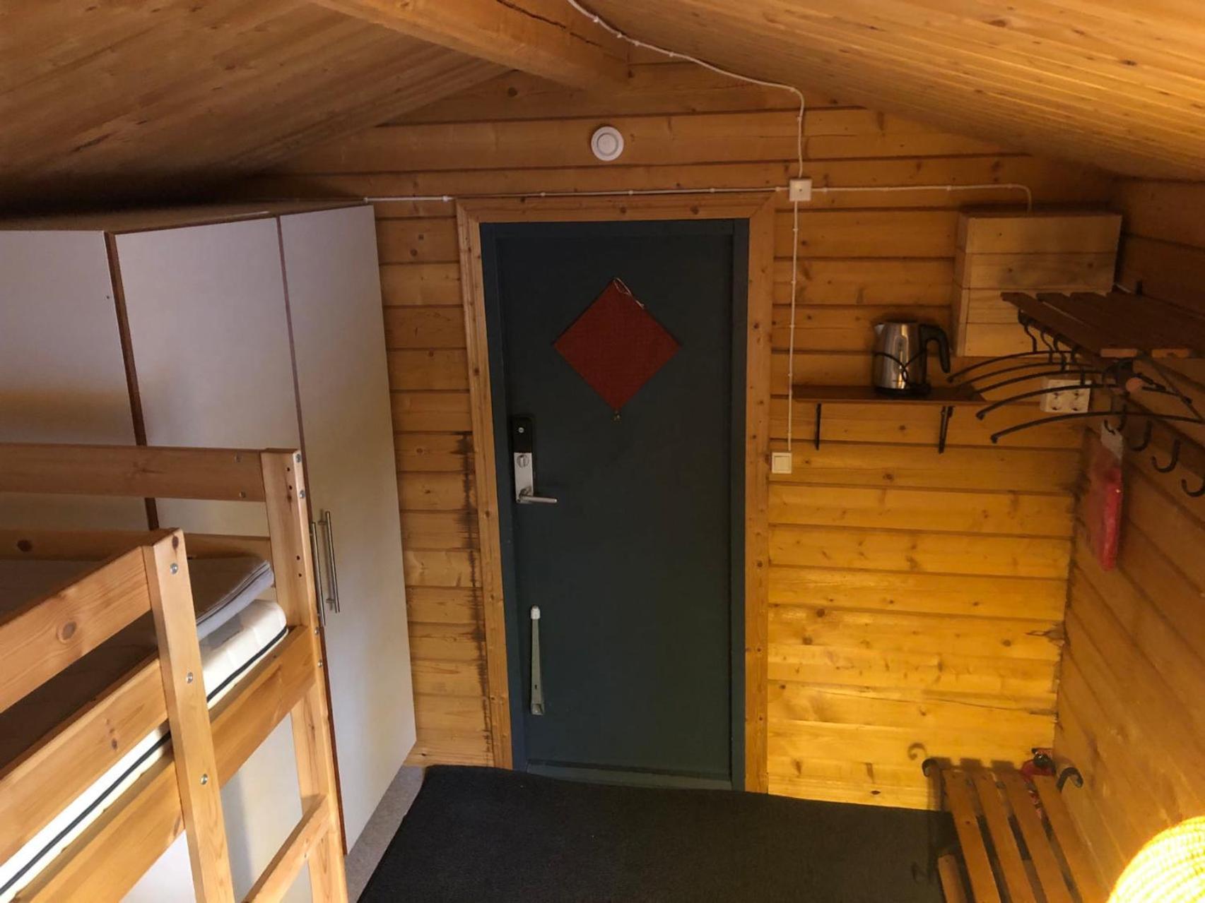 Timber Cottages With Jacuzzi And Sauna Near Lake Vaenern Karlstad Exterior foto